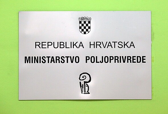 Od ponedjeljka podnošenje zahtjeva za potporu za 2018. godinu - Politika - Novi Radio, Đakovo