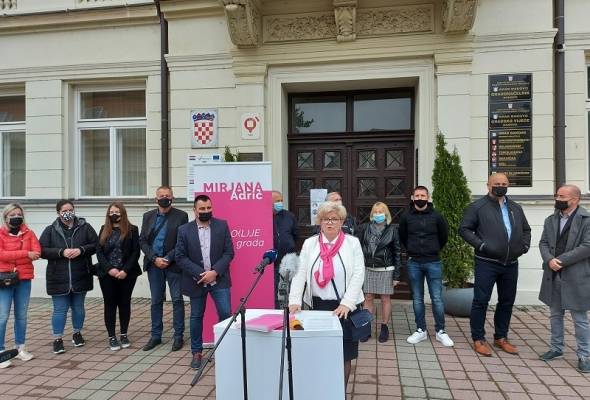 Mirjana Adrić predstavila zamjenika volontera i najavila besplatne vrtiće - Politika - Novi Radio, Đakovo