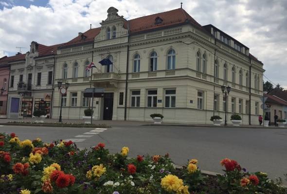 Adrić: Demokratska farsa na Gradskom vijeću - Politika - Novi Radio, Đakovo
