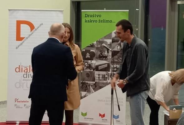 Volonterska nagrada Osnovnoj školi iz Levanjske Varoši i klubu "Nevna'' - Gospodarstvo - Elatus
