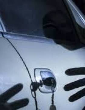 Budrovci: Ukrali automobil pa sletjeli u kanal - Vijesti - Elatus
