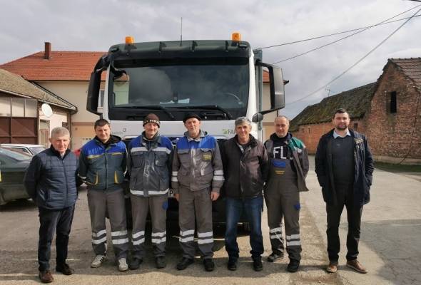 Općina Semeljci nabavila komunalno vozilo za odvojeno prikupljanje otpada - Vijesti - Elatus