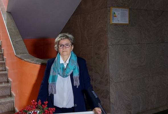 „Gradonačelniče, koliko vam još treba djelatnika i koliko puta po 100 dana da uhvatite ritam?” - Politika - Novi Radio, Đakovo