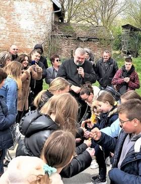 Krndija: Natjecanje u tucanju jaja - Vijesti - Elatus