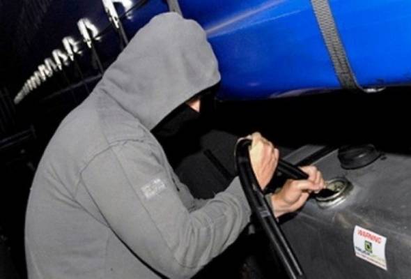 Iz radnog stroja ukrali akumulatore i gorivo - Vijesti - Elatus