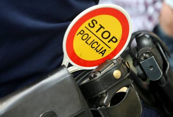 Sklopila pet pretplatničkih ugovora, mobitele prodala, a novac zadržala za sebe - Vijesti - Elatus