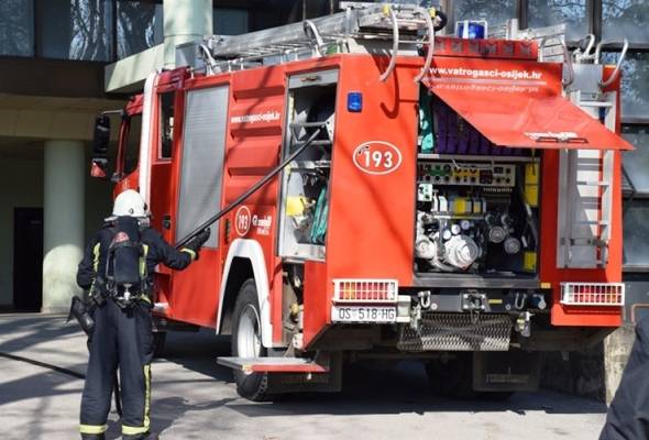 Zapalila se sušara na farmi između Satnice Đakovačke i Gorjana - Vijesti - Elatus