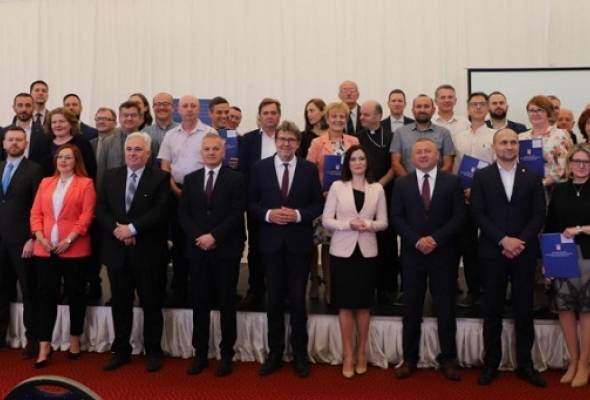 Tri milijuna kuna za prekograničnu suradnju hrvatske zajednice u Srbiji i partnera u Hrvatskoj - Vijesti - Elatus