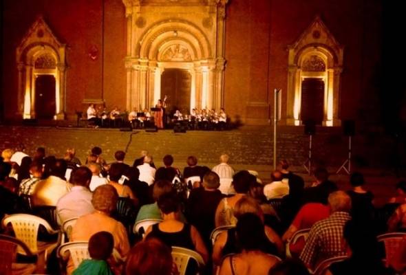 Humanitarni koncert "Nebeski hvalospjev" za žene oboljele od raka dojke - Lifestyle - Novi Radio, Đakovo