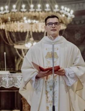 Mladomisnički blagoslov za bake, djedove i starije vjernike - Vijesti - Elatus