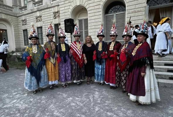 KUD "Tena" u Milanu predstavio Đakovo i Osječko-baranjsku županiju - Vijesti - Elatus