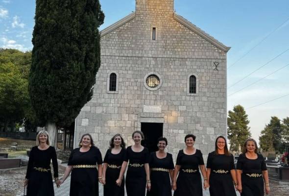 Klapa Certissa sudjelovala na 16. Susretu klapa u BiH - Lifestyle - Novi Radio, Đakovo