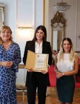 Nagrada "Veliki zlatni suncokret'' pripao Restoranu "Crna svinja'' - Gospodarstvo - Elatus