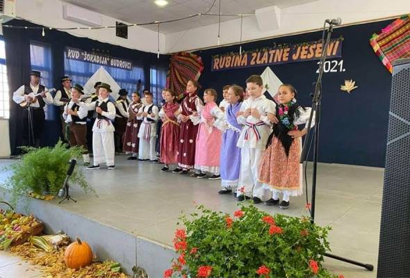 "Rubina zlatne jeseni''u Budrovcima - Lifestyle - Novi Radio, Đakovo