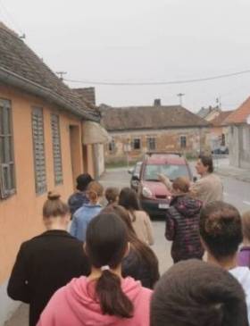 Iz Udruge ARLA o izložbi "Zidne novine'' i radionici "Šapat zidova'' - Culture - Elatus