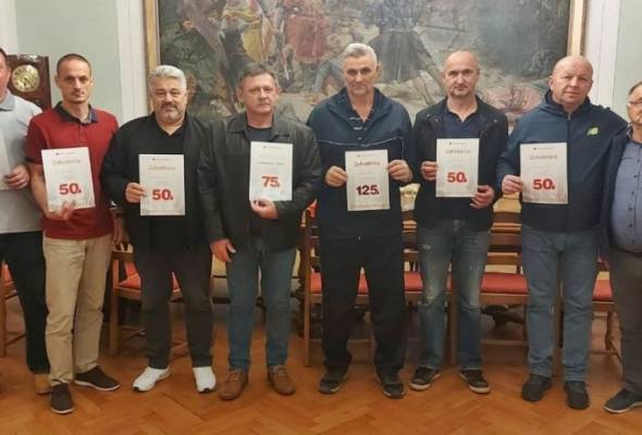 Dobrovoljnim darivateljima krvi uručena priznanja u Maloj gradskoj vijećnici - Vijesti - Elatus