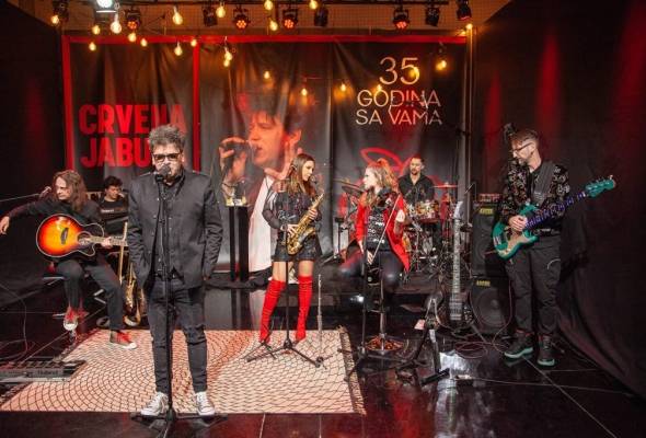 Ženska vokalna skupina "Đakovčanke'' snimila pjesmu „Smilje“ s Crvenom jabukom - Lifestyle - Novi Radio, Đakovo