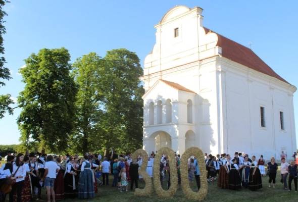300. obljetnica crkve sv. Petra i Pavla u Topolju u znaku koncerta pučkih pjevačkih skupina - Culture - Elatus