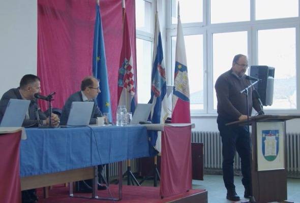 Priopćenje nezavisne vijećnice Adrić o jučerašnjem istupu GV Mihalja - Politika - Novi Radio, Đakovo