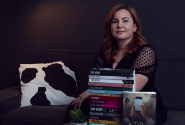 Inna Moore u Gradskoj knjižnici i čitaonici Đakovo - Culture - Elatus