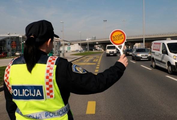 Tijekom vikenda evidentiran 21 prometniprekršaj - Vijesti - Elatus