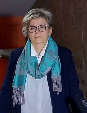Mirjana Adrić: "Danas dijele ruže, a na sjednicama Gradskog vijeća neprimjereno se odnose prema ženama" - Politika - Novi Radio, Đakovo