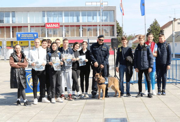 Dan otvorenih vrata u organizaciji policije - Vijesti - Elatus