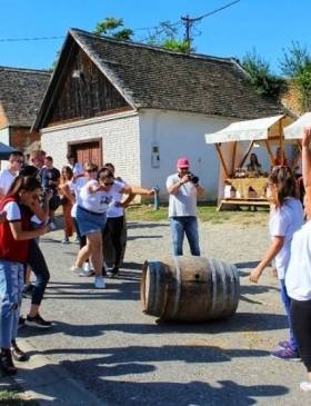 Vinatlon – manifestacija za koju se traži čaša više! - Culture - Elatus