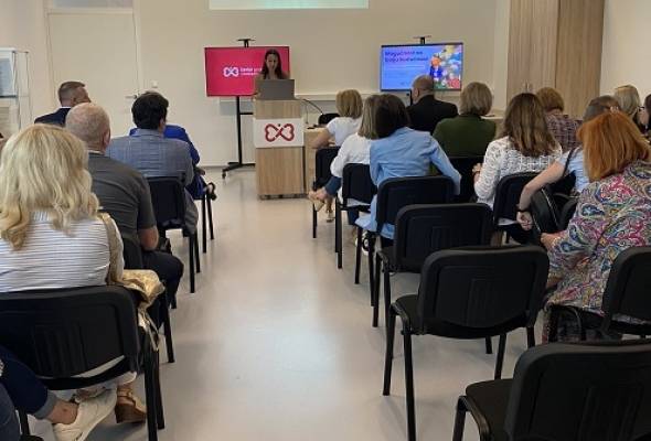 Održana konferencija o udomiteljstvu pod nazivom „Mogućnost za bolju budućnost“ - Vijesti - Elatus