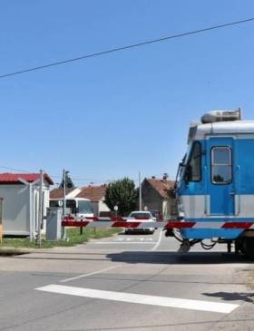 Vrpolje:Brzi vlak naletio na osobni automobil - Vijesti - Elatus
