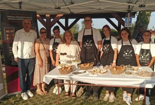 Učenici Srednje strukovne škole Antuna Horvata sudjelovali na 29. Bošnjačkom sijelu - Culture - Elatus