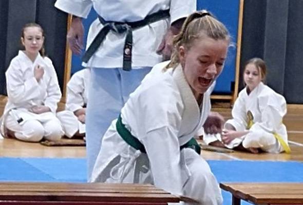 Donatella svoj ovogodišnji uspjeh okrunila polaganjem za više zvanje - Sport - Novi Radio, Đakovo