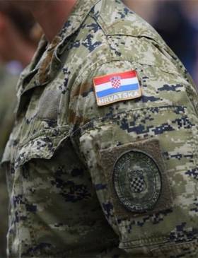 Uvodi li se ponovno obavezni vojni rok? - Politika - Novi Radio, Đakovo