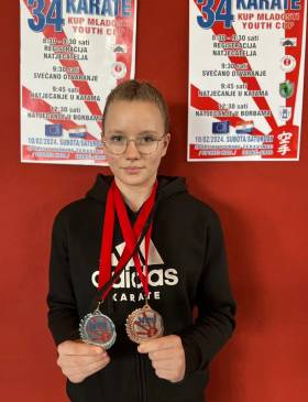 Dvije medalje za karatisticu Donatellu Sertić - Sport - Novi Radio, Đakovo