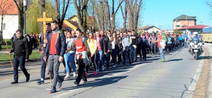 18. Nadbiskupijski križni put za mlade - Novi Radio, Đakovo
