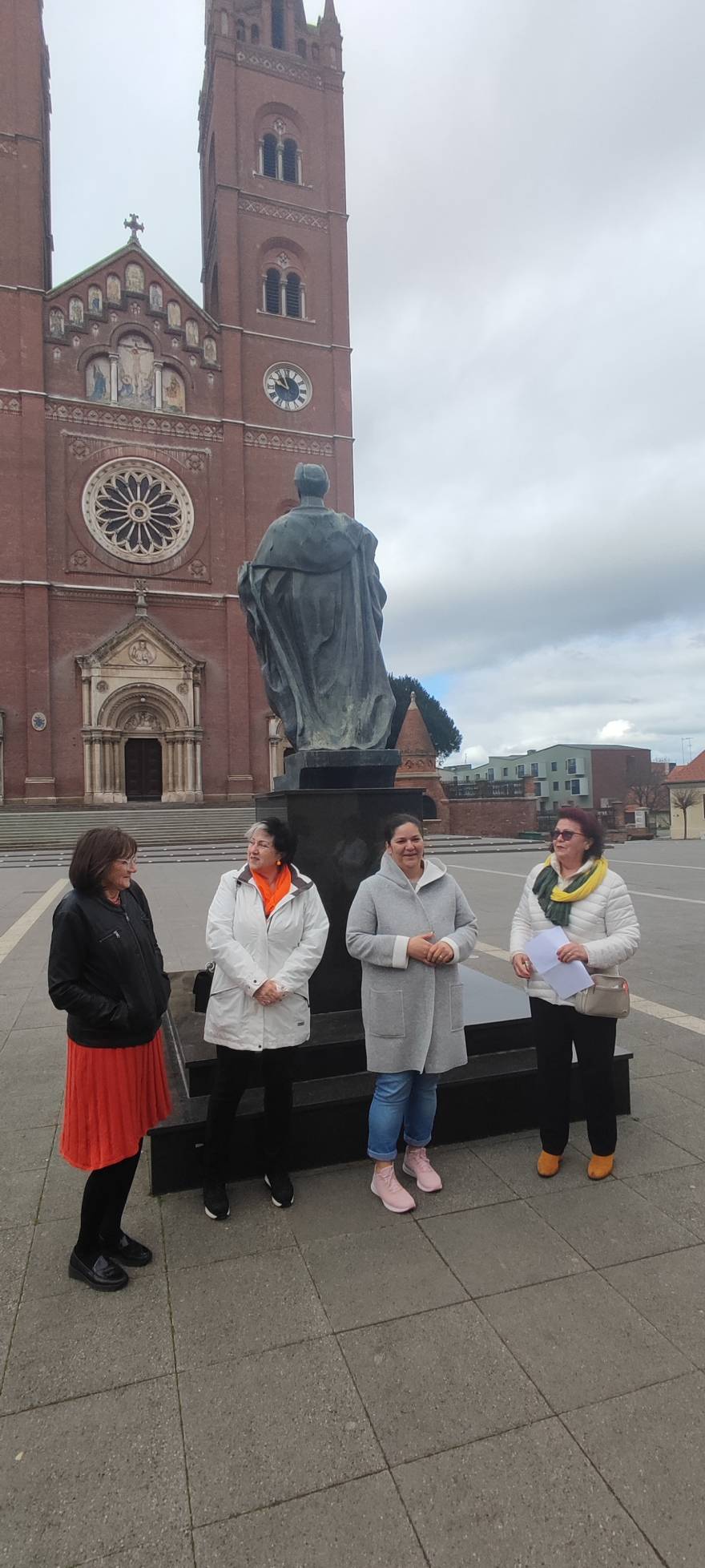 „Preadministrativna i preglomazna gradska uprava – Je li u službi građana?“ - Novi Radio, Đakovo