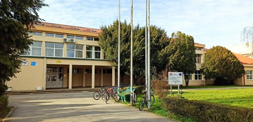 Dan otvorenih vrata u Ćolnićevoj školi - Novi Radio, Đakovo