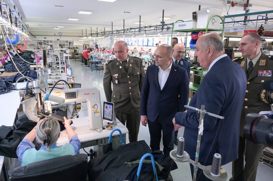 Osam vozila Bradley u HV-u do kraja godine, Anušić: Značajno osnažujemo sposobnosti Hrvatske vojske - Novi Radio, Đakovo