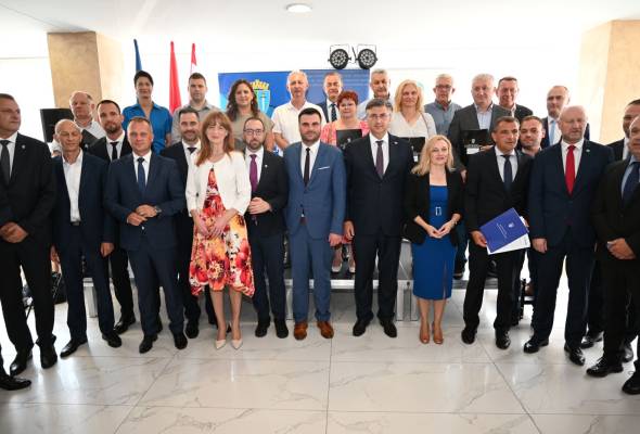 Održan novi sastanak Vlade sa županima u Sisku - Gospodarstvo - Elatus
