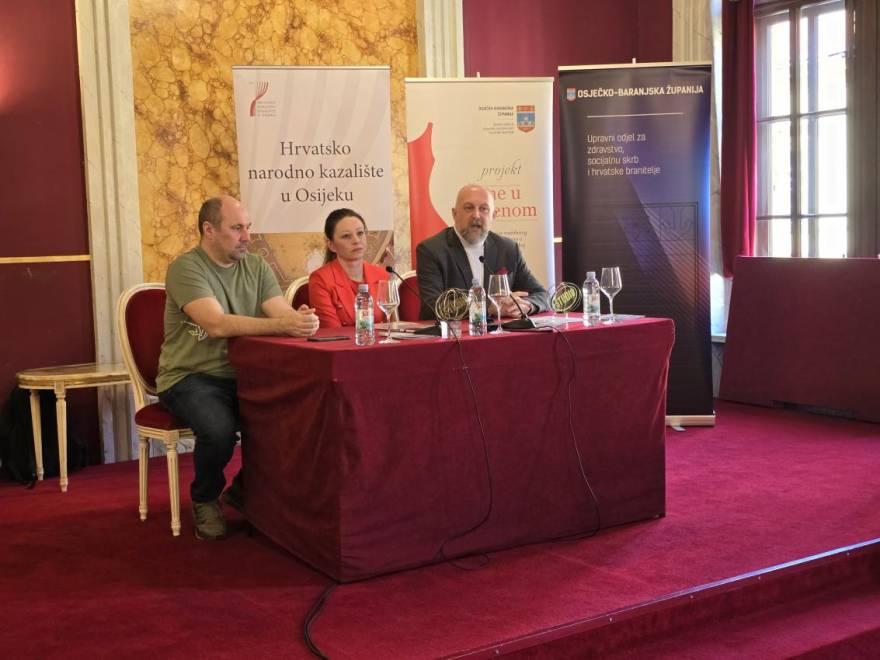 Bogat i edukativan Program projekta „Žene u crvenom“ - Novi Radio, Đakovo