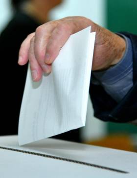 Đakovo: Šest kandidata za gradonačelnika i sedam lista za GV - Politika - Novi Radio, Đakovo