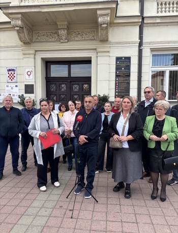 Zoran Vinković i koalicija Zajedno za Đakovo predali potpise za predstojeće ponovljene izbore - Politika - Novi Radio, Đakovo