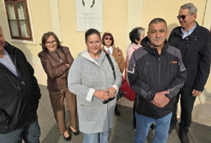 Vinković: „Ovi izbori su pitanje budućnosti ovoga grada, vaših obitelji i vaše djece” - Politika - Novi Radio, Đakovo