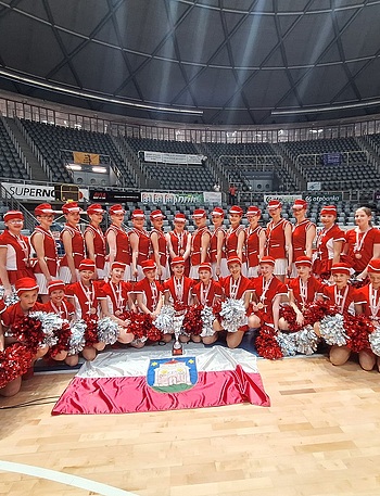 Đakovačke mažoretkinje juniorske viceprvakinje u pomponu - Vijesti - Novi Radio, Đakovo