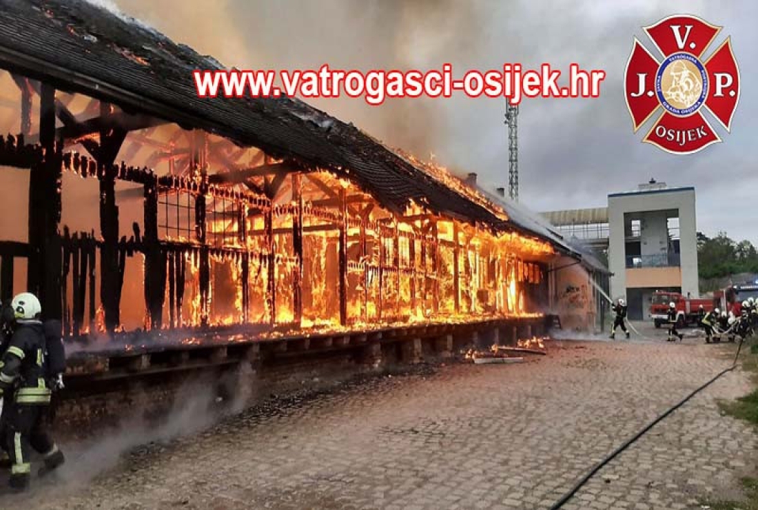 Otkriven uzrok požara drvenog skladišta Hrvatske željeznice u Osijeku - Vijesti - Novi Radio, Đakovo