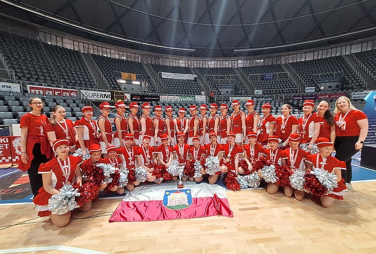 Đakovačke mažoretkinje juniorske viceprvakinje u pomponu - Vijesti - Novi Radio, Đakovo