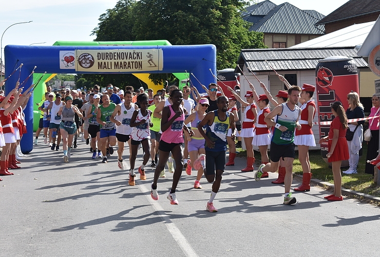 Više od 400 natjecatelja na 11. Đurđenovačkom malom maratonu - Sport - Novi Radio, Đakovo