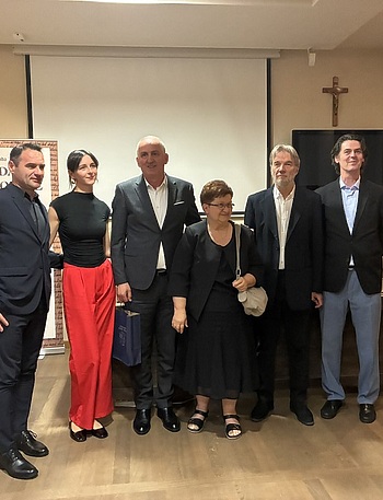 Nagrada fra Martin Nedić Mirku Ćuriću za roman Svirači čarobnih frula - Kultura - Novi Radio, Đakovo
