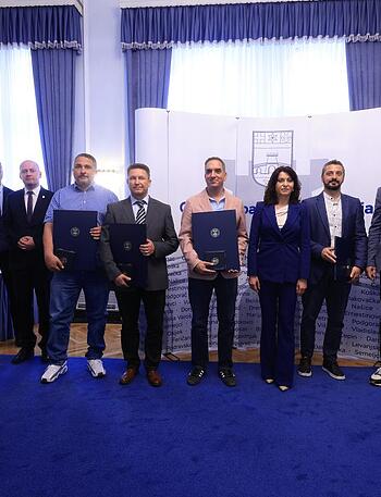 Dodijeljena najviša javna priznanja Osječko-baranjske županije - Vijesti - Novi Radio, Đakovo