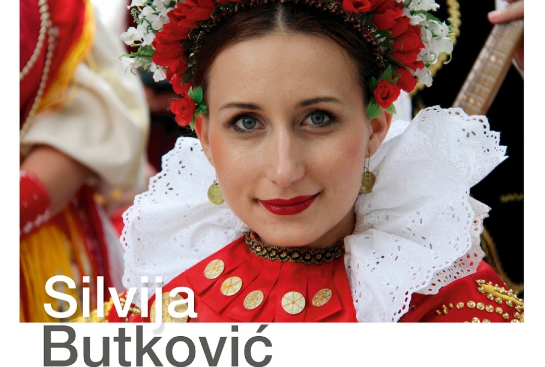 Izložba Silvije Butković „Žensko lice folklora” - Novi Radio, Đakovo